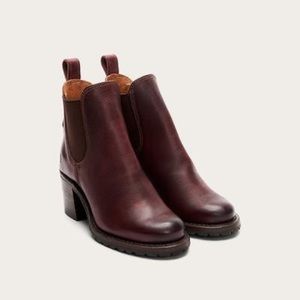 FRYE SABRINA CHELSEA BOOTS